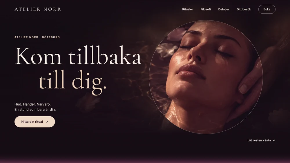 Startsidan för Atelier Norr: ett ansikte i vatten med rubriken Kom tillbaka till dig.